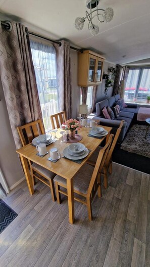 Maison, Plusieurs lits | Cuisine privée | Réfrigérateur, four à micro-ondes, un four, surface de cuisson