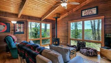 House, 2 Bedrooms | Living area