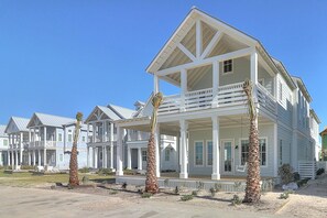 House (5 Bedrooms) | Front of property - Surf & Sand 235 LAK (Port Aransas)