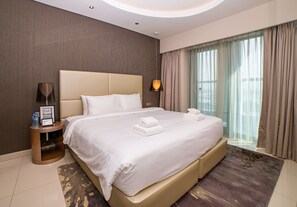 Premium Apartment, 2 Bedrooms, Balcony | 2 bedrooms, Egyptian cotton sheets, premium bedding, iron/ironing board - Paramount Towers 2BR Luxurious Apartment - 360 vacation (Dubai)