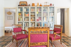 Apartment (2 Bedrooms) | Living area