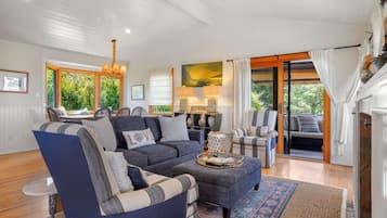 TV, fireplace, offices