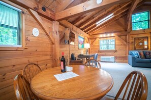 Interior - Lazy Bear Den - Cozy Cabin with Open Floor Plan (Sautee Nacoochee)