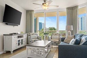 Smart TV, reproductor de DVD, libros, videoteca