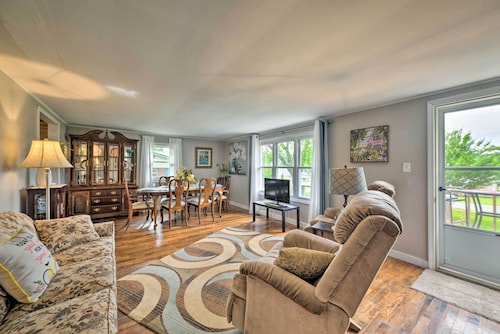 Cheerful Grand Rivers Cottage, 1/2 Mi to Lake