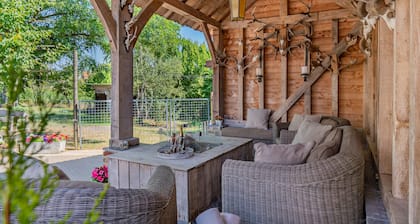 Spacious characteristic house quietly located near Tongeren center.