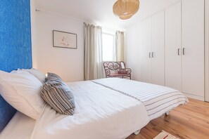 2 室のベッドルーム、アイロン / アイロン台、ベッドシーツ