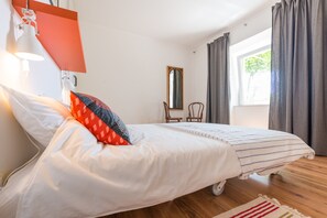 2 chambres, fer et planche à repasser, Wi-Fi gratuit, draps fournis