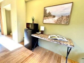 Interior - #2 Alder Queen Room - Fireplace in Olympic Nat'l Pk (Port Angeles)