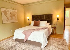 1 bedroom, WiFi, bed sheets - #2 Alder Queen Room - Fireplace in Olympic Nat'l Pk (Port Angeles)