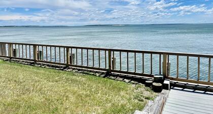 Waterfront Cottage in Long Island Wine Country