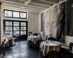 Desayuno continental diario (EUR 14 por persona)