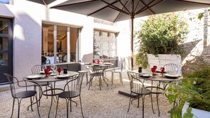 Terrace/patio - Carmel1643 (Arbois)