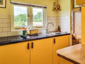 Cookware/dishes/utensils