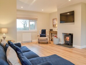 Fireplace - 2 bedroom accommodation in Newton Stewart (Newton Stewart)