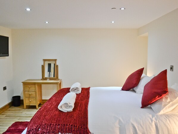 3 bedrooms, free WiFi, bed sheets