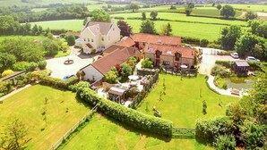 Unclassified image, 5 of 48, button - Old Barn - Tranquil 3-bedroom Holiday Cottage (Colyton)