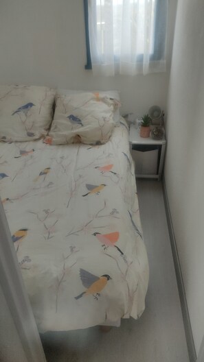 1 chambre, fer et planche à repasser, Wi-Fi gratuit