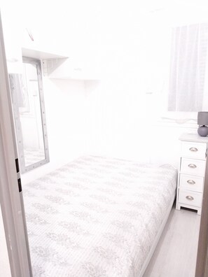 2 bedrooms, iron/ironing board, free WiFi