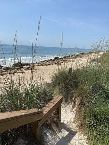 Sunrise Retreat-Oceanfront Condo/Ocean views from MBR, Living Room, & HUGE Patio