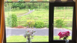 Interior - 2-bedroom House Located in Castlefore (Kilmacsherwell)