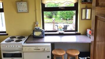Rumah, Beberapa Tempat Tidur | Dapur pribadi | Lemari es, microwave, oven, dan kompor