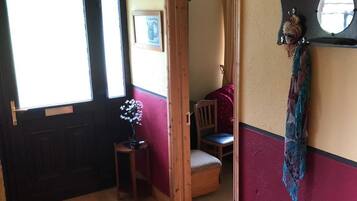 Rumah, Beberapa Tempat Tidur | 2 kamar tidur, setrika/meja setrika, Wi-Fi gratis, dan seprai linen