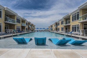 Piscina interna, piscina externa