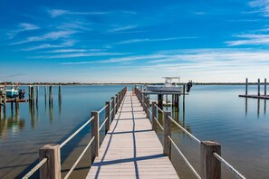 独立别墅 (Waterfront Paradise) | 外观