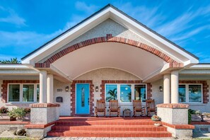 独立别墅 (Waterfront Paradise) | 外观