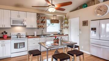 House (Bayside Bohemia) | Exterior