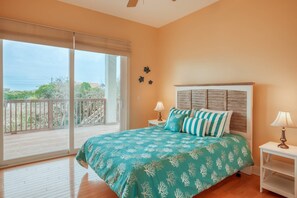 Casa (Tucker’s Hideaway at Seagate) | Exterior