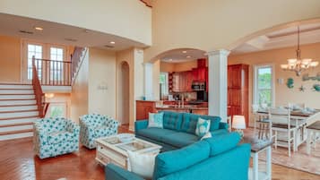 House (Tucker’s Hideaway at Seagate) | Exterior