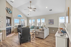 Smart TV, fireplace, DVD player, table football