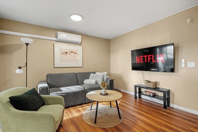 Spacious 3 Beds, Stampede, Saddledome, A/C, Underground Parking