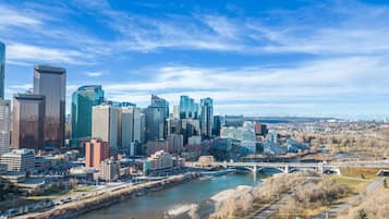 2 bedrooms, desk, free WiFi, bed sheets