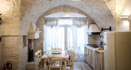 COMPLEX OF TRULLI WITH POOL SURROUNDED BY NATURE. PERFECT LOCATION: PAGLIAIO