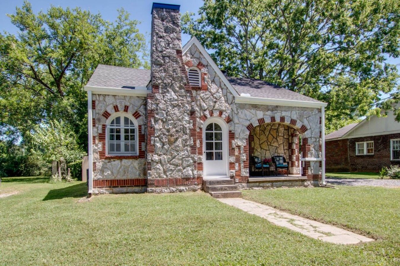 Welcome to the Little Stone House in Murfreesboro