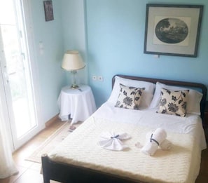 Vila, várias camas | 4 quartos, ferros/tábuas de passar roupa, Wi-Fi de cortesia