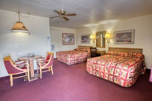 Free WiFi, bed sheets, wheelchair access - Kiva Motel (Show Low)