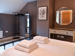 3 bedrooms, free WiFi, bed sheets
