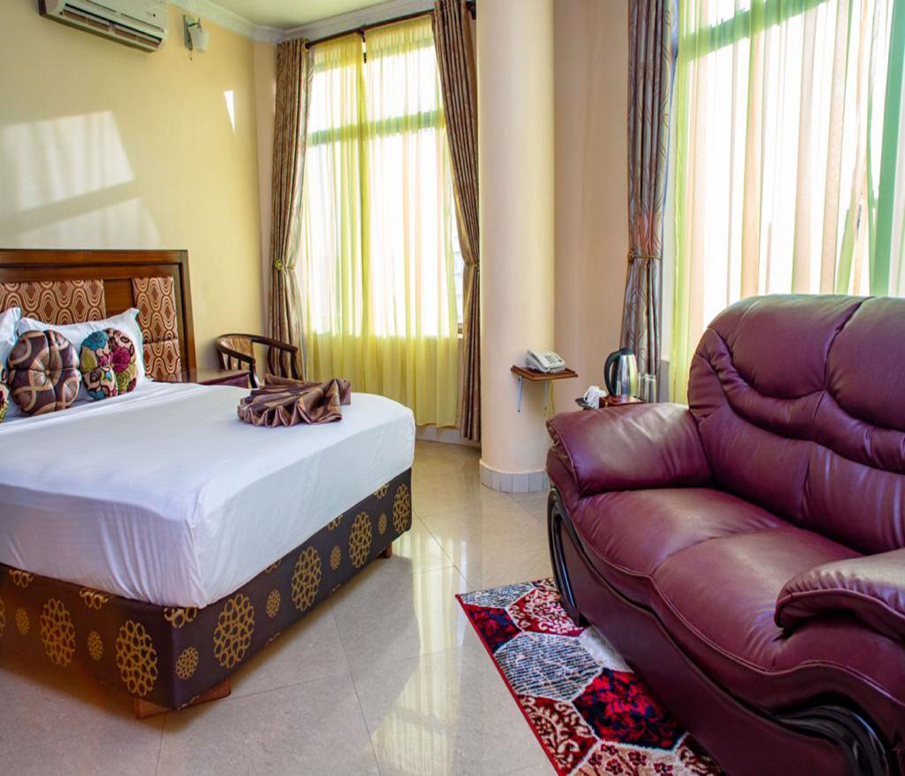 executive room | premium bedding, minibar, free wifi, bed sheets