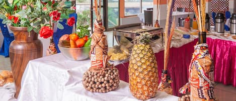 Colazione continentale, servita tutte le mattine (6.07 EUR a persona)