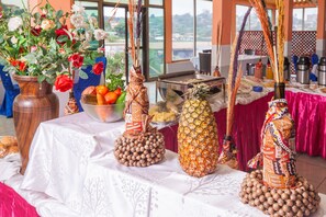 فطور أوروبي يوميًا بتكلفة قدرها (6.07 EUR للشخص)