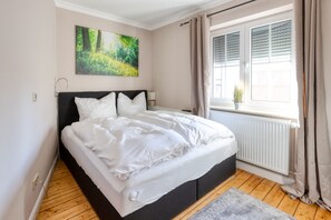 3 bedrooms, travel cot, WiFi - The spacious vacation apartment for 9 people is ideal for excursions. (Thale/OT Neinstedt)