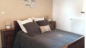 3 chambres, fer et planche Ă repasser, Wi-Fi gratuit, draps fournis