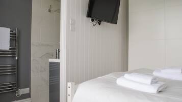 Cottage | 3 bedrooms, individually decorated, individually furnished, free WiFi