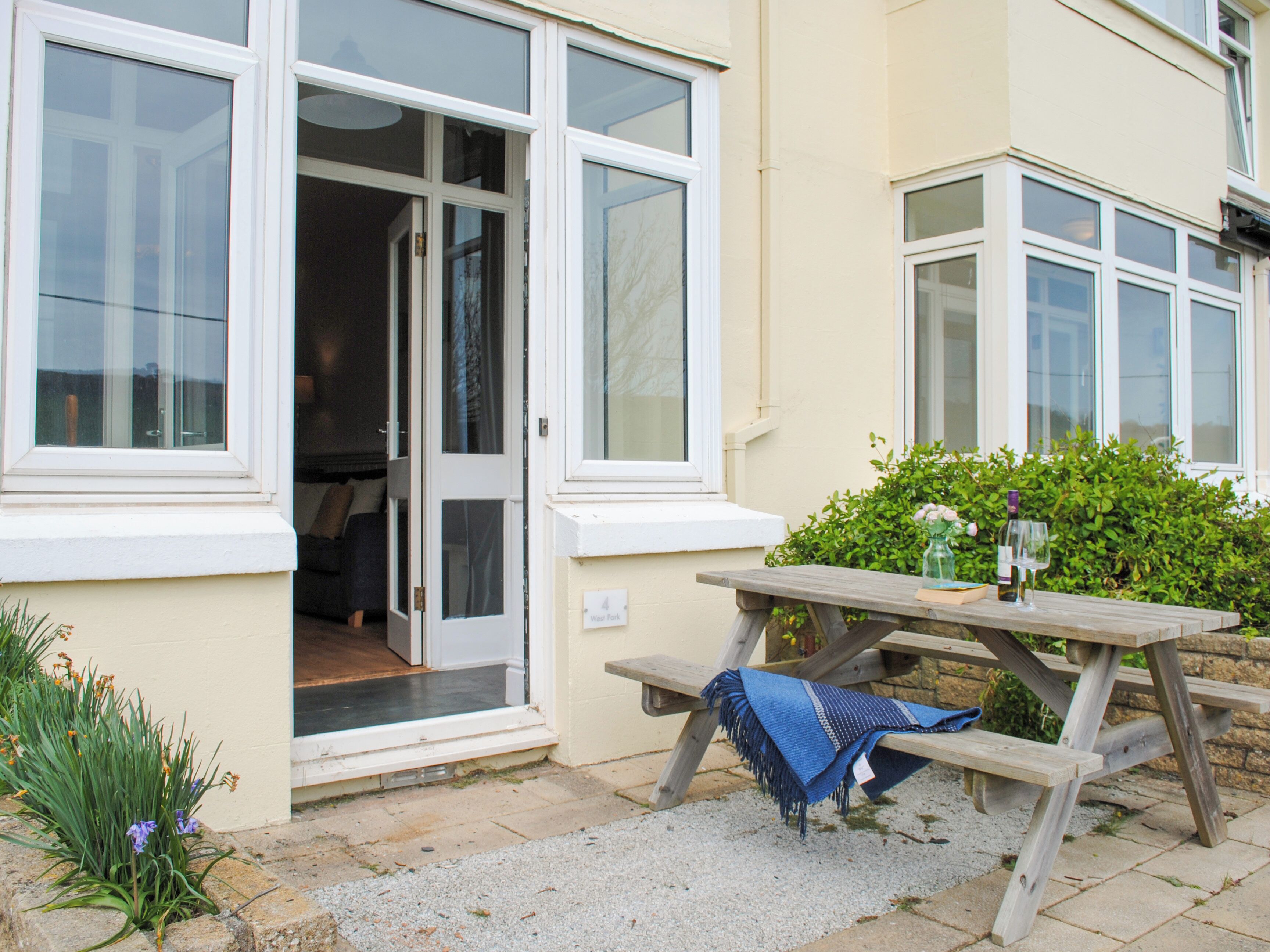 Cottage | Outdoor dining