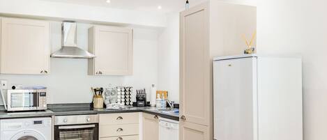 Lave-vaisselle, chaise haute