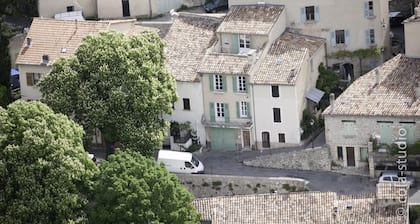 Comfort, terrace with lovely view over the valley, garage